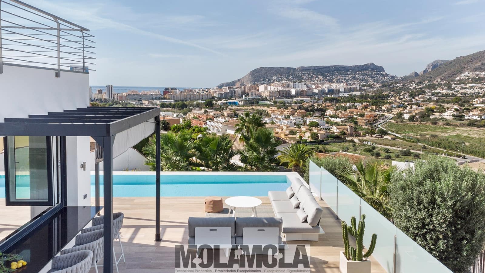 4 soveværelse Villa til salg i Calpe / Calp med swimmingpool garage - € 1.325.000 (Ref: 8855506)