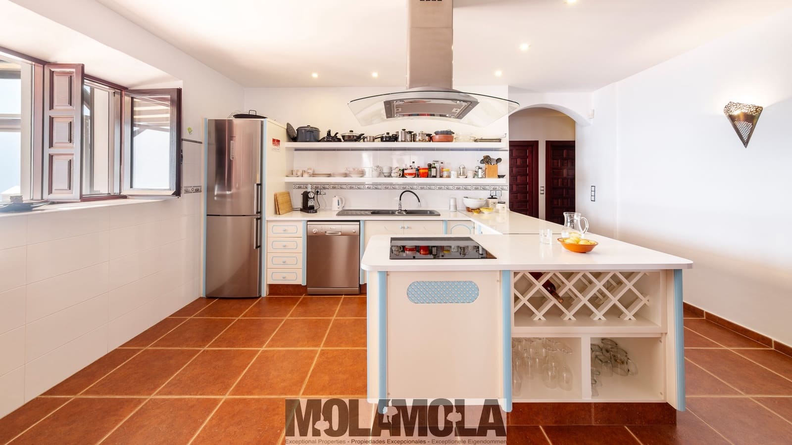 5 soveværelse Finca/Landehus til salg i Adra med swimmingpool garage - € 995.000 (Ref: 9154695)