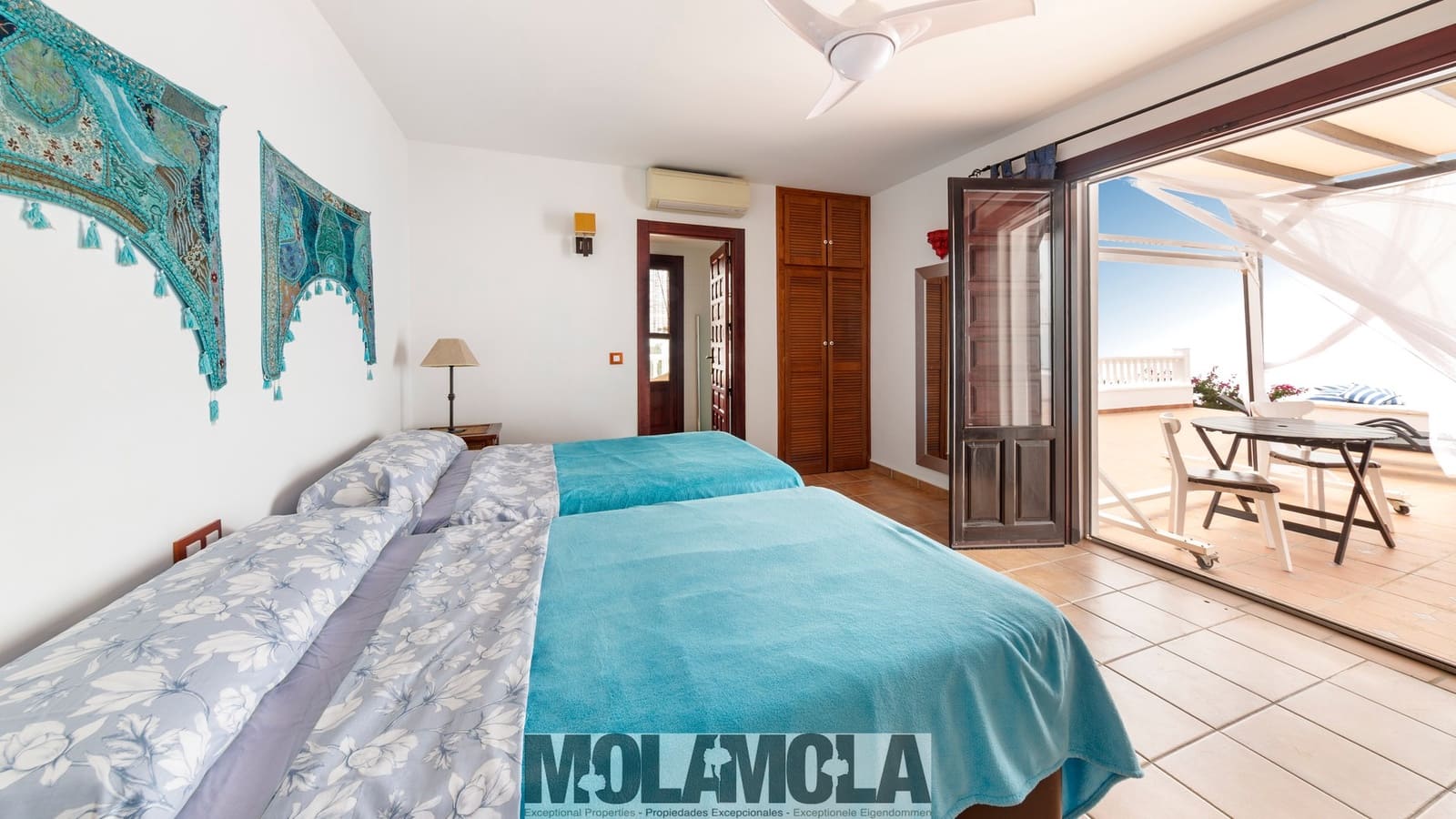 5 soveværelse Finca/Landehus til salg i Adra med swimmingpool garage - € 995.000 (Ref: 9154695)