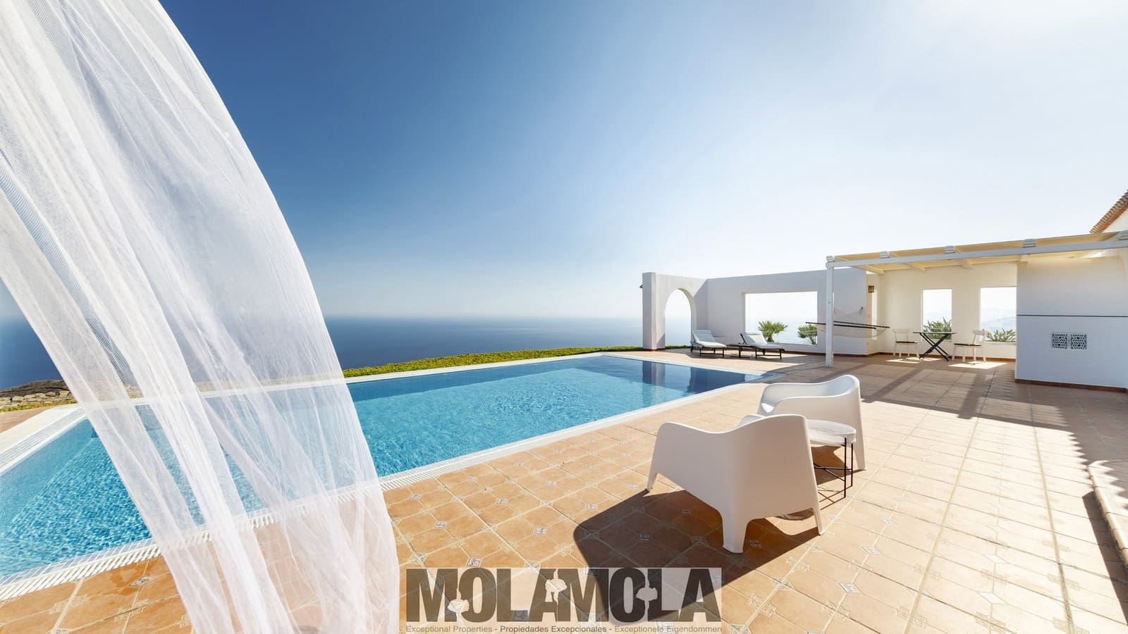 5 soveværelse Finca/Landehus til salg i Adra med swimmingpool garage - € 995.000 (Ref: 9154695)