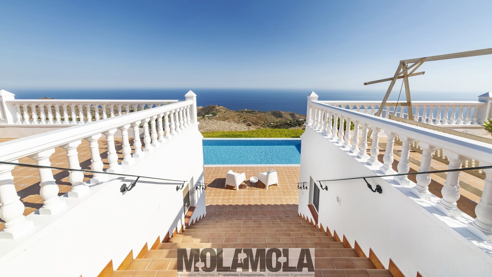 5 soveværelse Finca/Landehus til salg i Adra med swimmingpool garage - € 995.000 (Ref: 9154695)