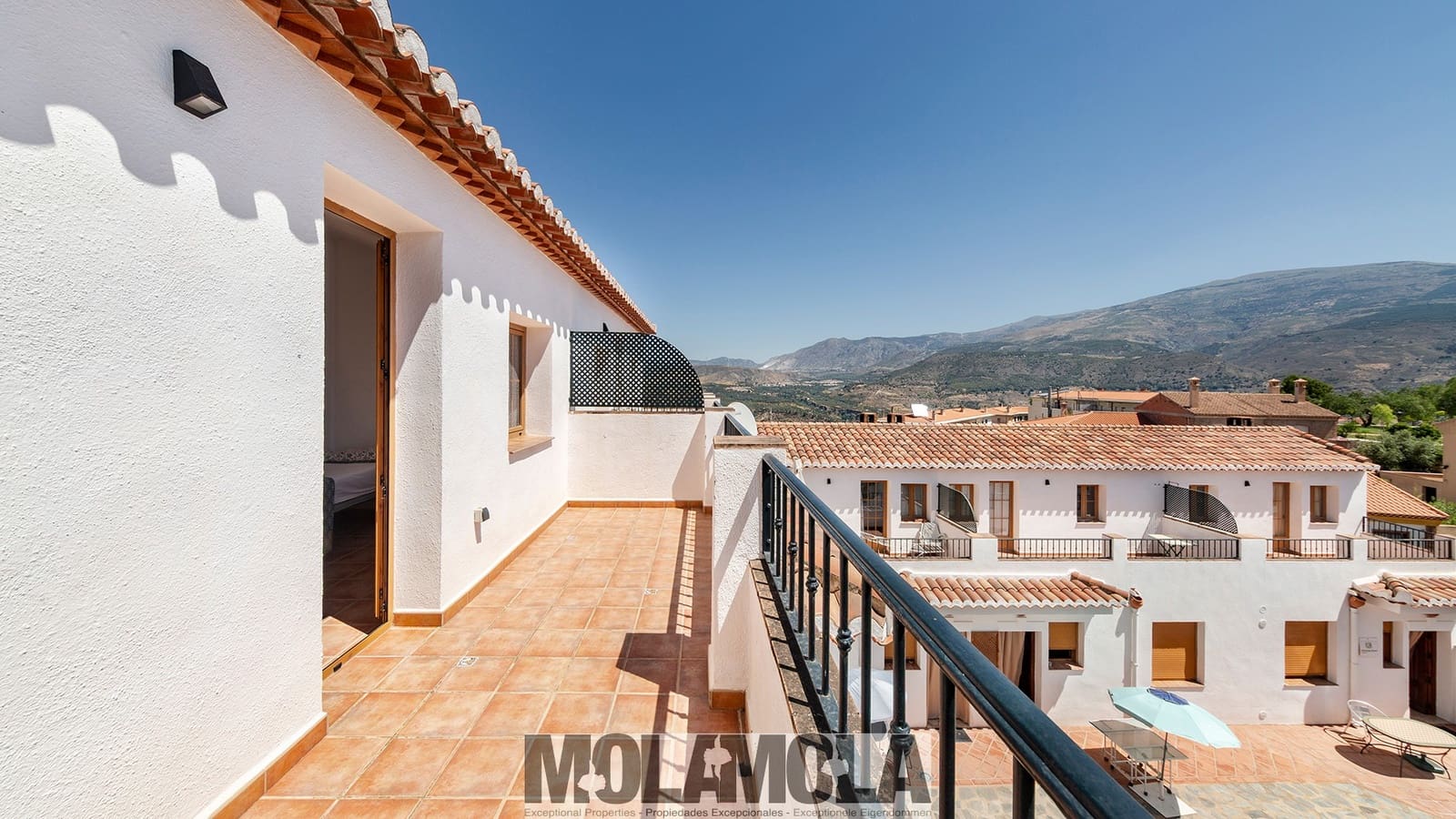 21 soveværelse Guesthouse/B & B til salg i El Pinar med swimmingpool garage - € 1.275.000 (Ref: 9298750)