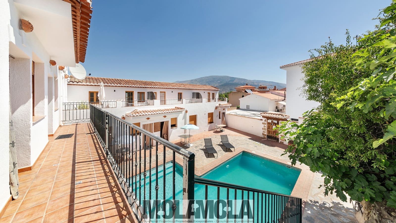 21 soveværelse Guesthouse/B & B til salg i El Pinar med swimmingpool garage - € 1.275.000 (Ref: 9298750)