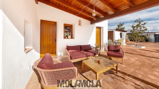 3 makuuhuone Huvila myytävänä paikassa Llanos de los Olleres, Albox mukana uima-altaan 
autotalli - 465 000 € (Ref: 9626426)