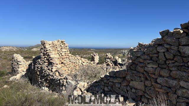 Terrain à Bâtir à vendre à Agua Amarga, Níjar - 185 000 € (Ref: 9800944)