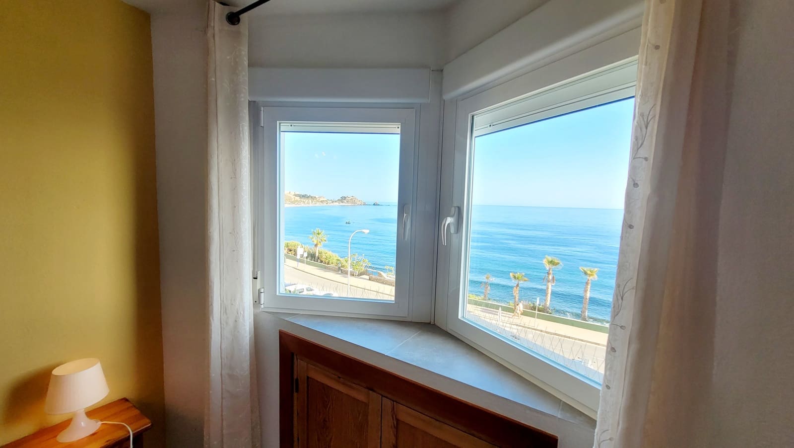 2 bedroom Beach Apartment for rent in Almuñécar with pool € 900 (Ref 7149306)