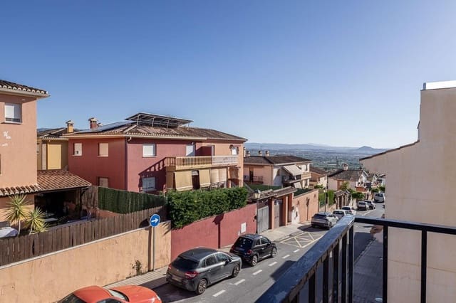 4 soveværelse Byhus til salg i Huétor Vega med garage - € 265.000 (Ref: 9117586)