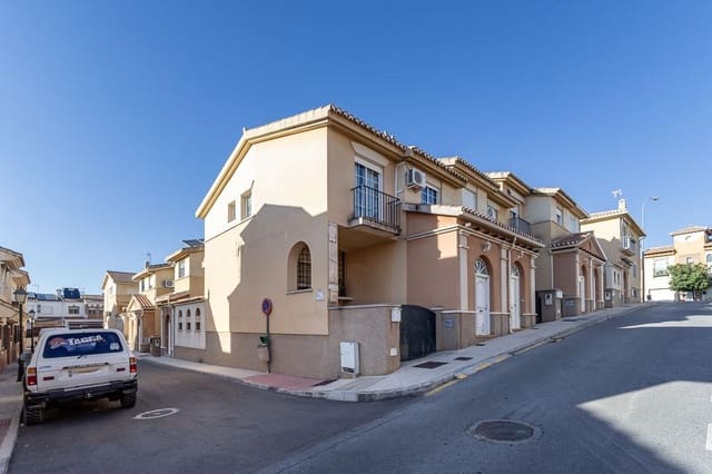 4 soveværelse Byhus til salg i Huétor Vega med garage - € 265.000 (Ref: 9117586)