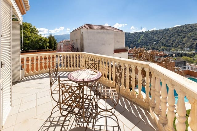 3 soveværelse Villa til salg i Carretera de la Sierra, Granada by med swimmingpool garage - € 555.000 (Ref: 9117726)