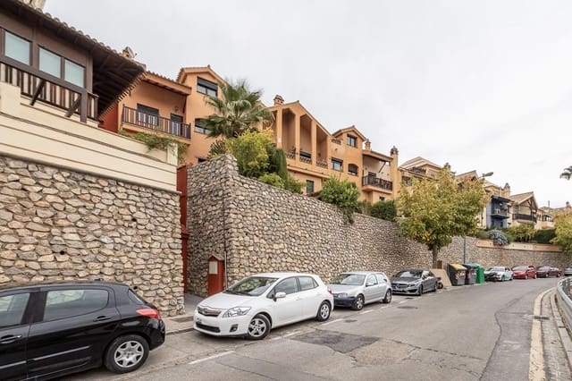 4 soverom Hus til salgs i Carretera de la Sierra, Granada by med svømmebasseng - € 540 000 (Ref: 9117776)