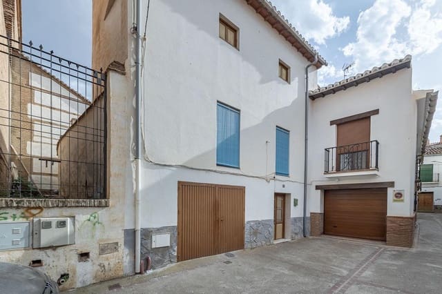 6 soveværelse Byhus til salg i Guadix med garage - € 69.900 (Ref: 9147160)