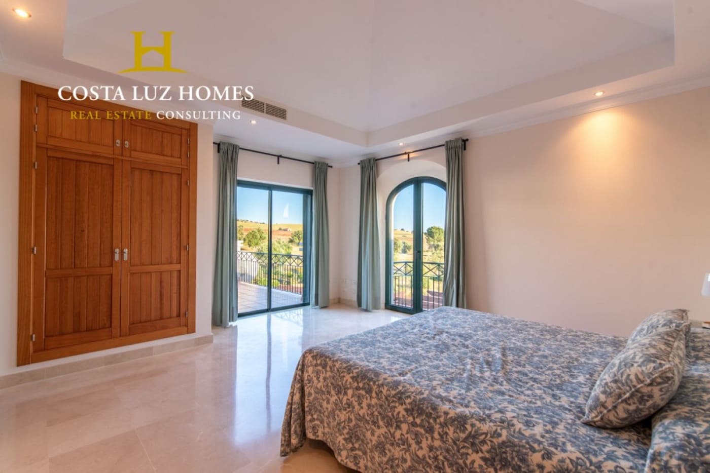 5 bedroom Villa for sale in Arcos de la Frontera with pool garage - € 795,000 (Ref: 6508972)