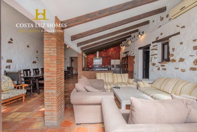 5 bedroom Finca/Country House for sale in Grazalema with pool - € 595,000 (Ref: 6743414)