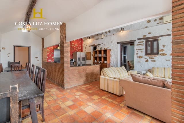 5 bedroom Finca/Country House for sale in Grazalema with pool - € 595,000 (Ref: 6743414)