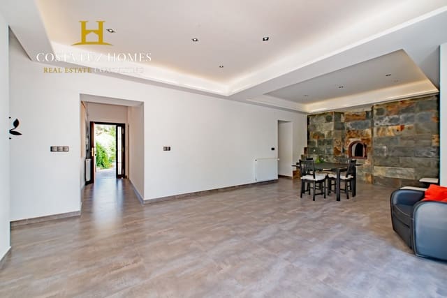 5 bedroom Finca/Country House for sale in Alcalá del Valle with pool - € 380,000 (Ref: 7031816)