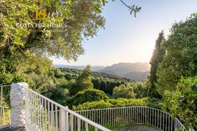 6 soveværelse Finca/Landehus til salg i Benaocaz med swimmingpool garage - € 890.000 (Ref: 7556815)