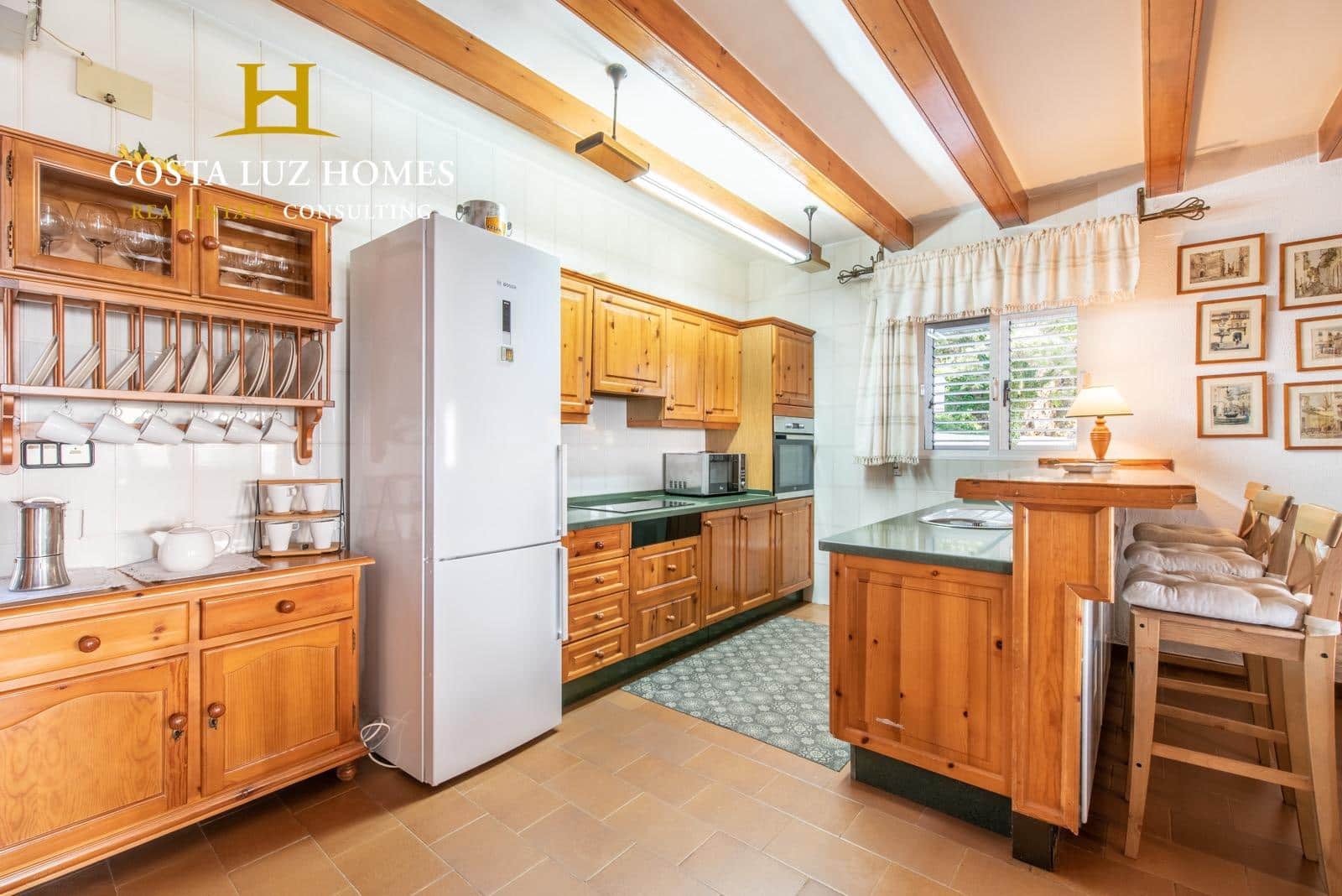 6 soveværelse Finca/Landehus til salg i Benaocaz med swimmingpool garage - € 890.000 (Ref: 7556815)