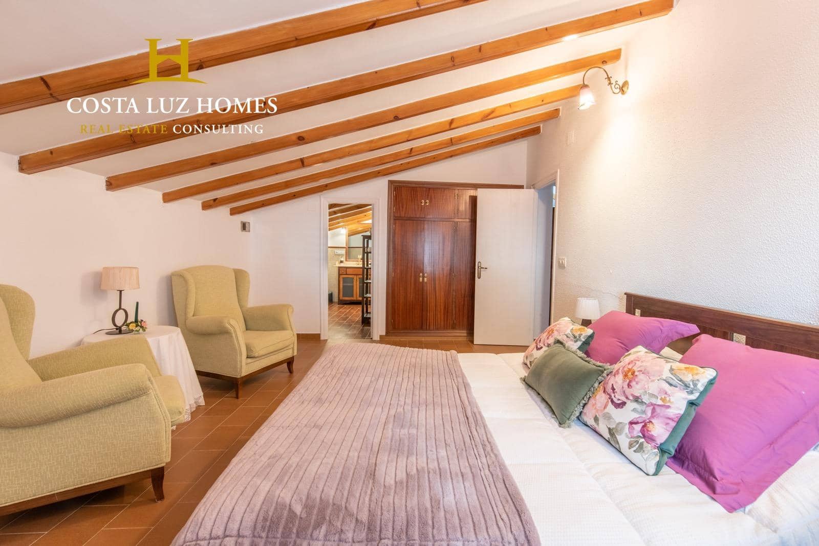 6 soveværelse Finca/Landehus til salg i Benaocaz med swimmingpool garage - € 890.000 (Ref: 7556815)