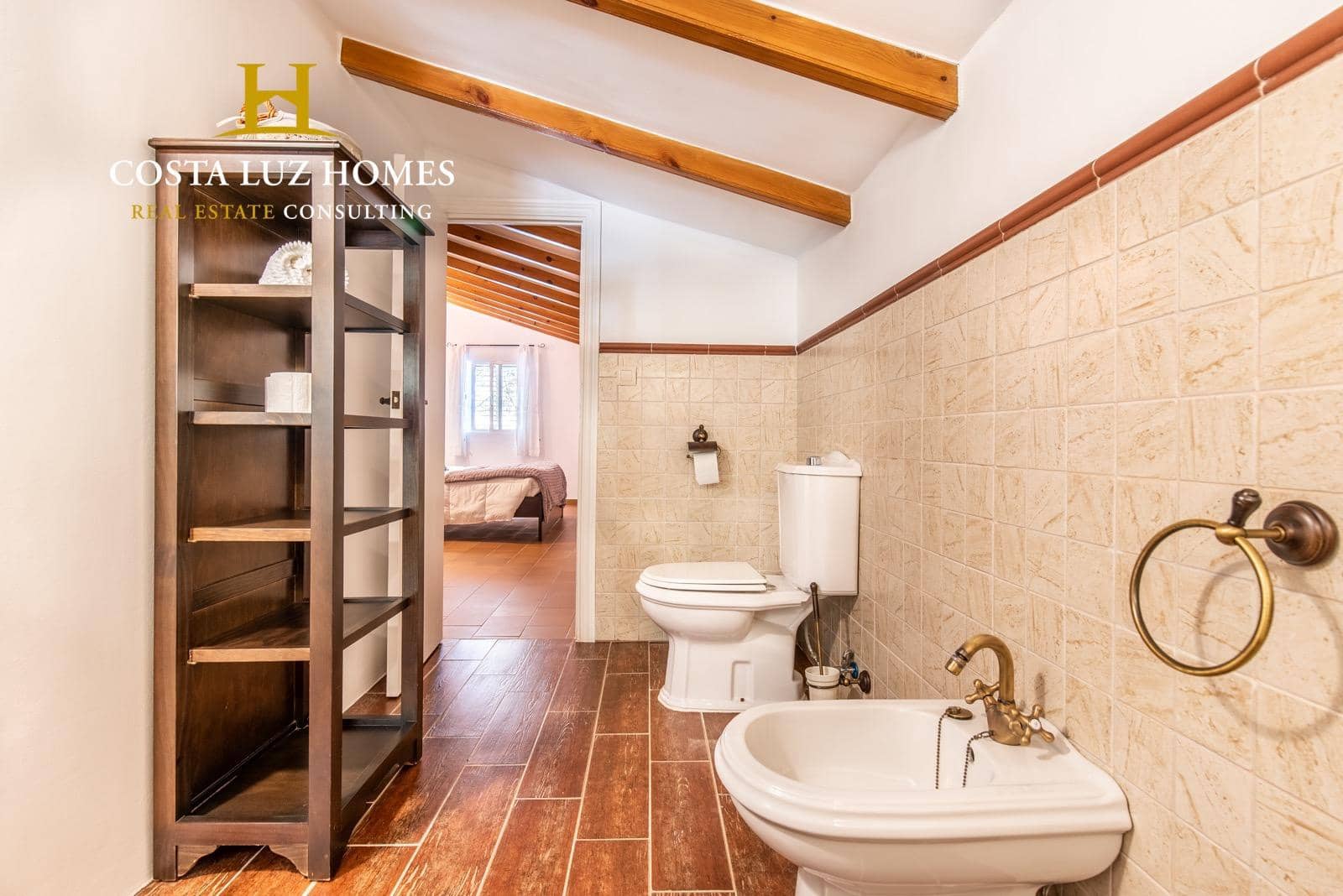 6 soveværelse Finca/Landehus til salg i Benaocaz med swimmingpool garage - € 890.000 (Ref: 7556815)