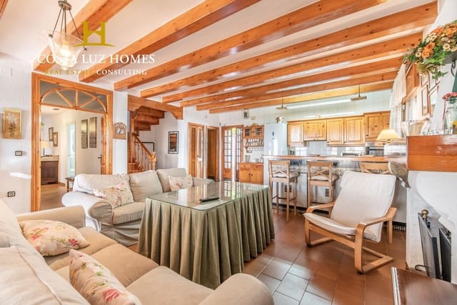 6 soveværelse Finca/Landehus til salg i Benaocaz med swimmingpool garage - € 890.000 (Ref: 7556815)