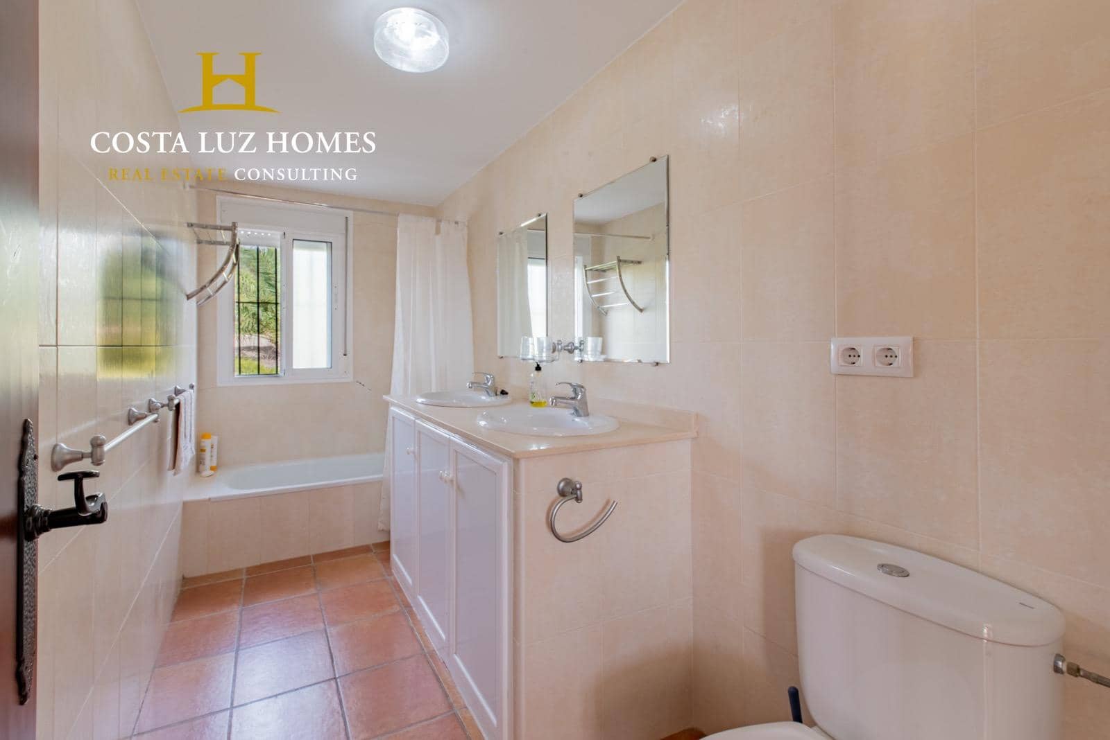 4 bedroom Villa for sale in Arcos de la Frontera with pool € 315,000