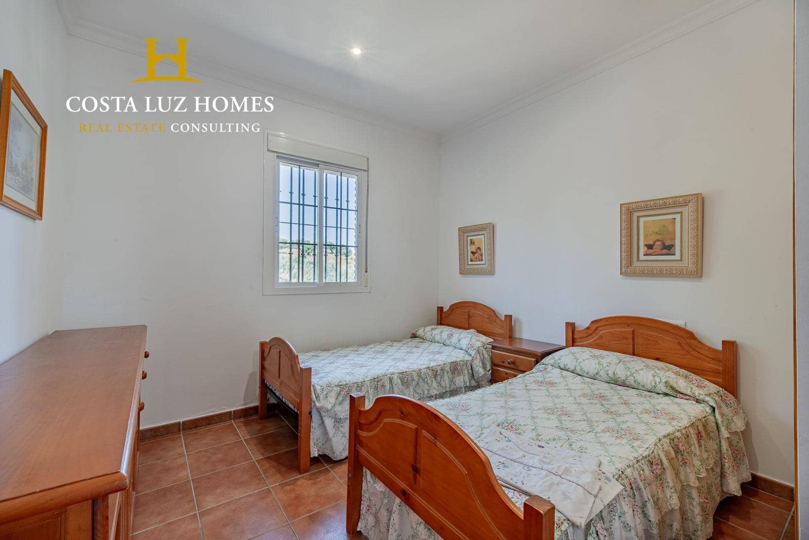 3 soveværelse Finca/Landehus til salg i Arcos de la Frontera med swimmingpool - € 450.000 (Ref: 8352241)