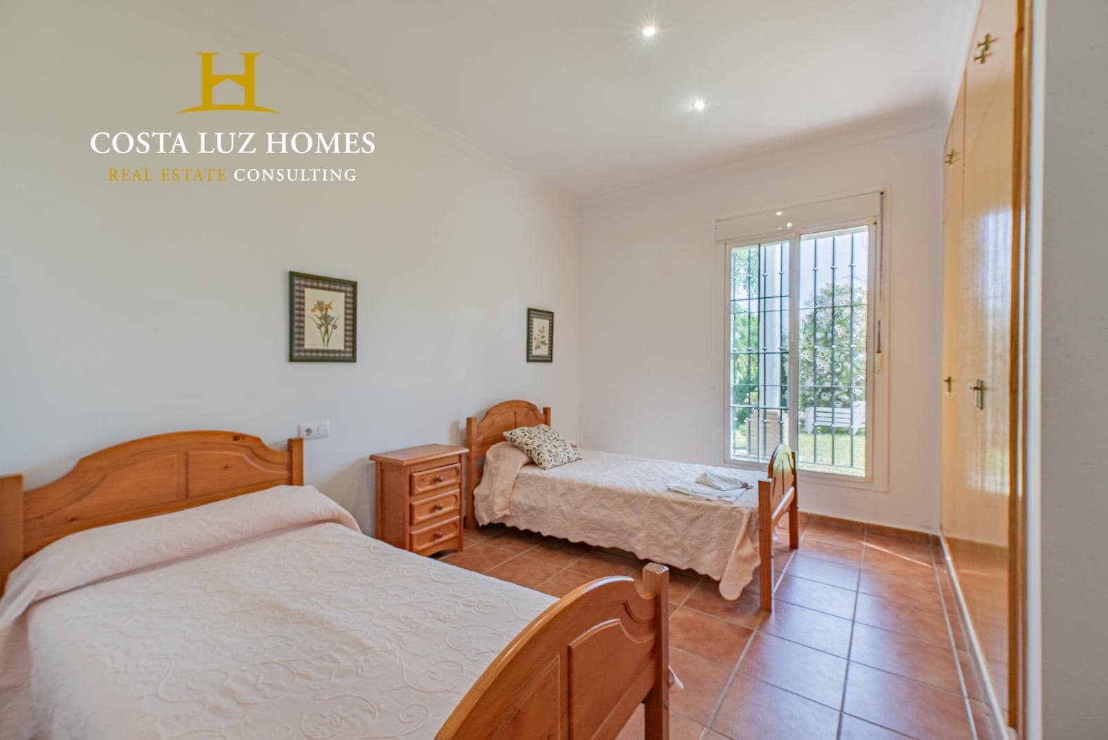 3 soveværelse Finca/Landehus til salg i Arcos de la Frontera med swimmingpool - € 450.000 (Ref: 8352241)