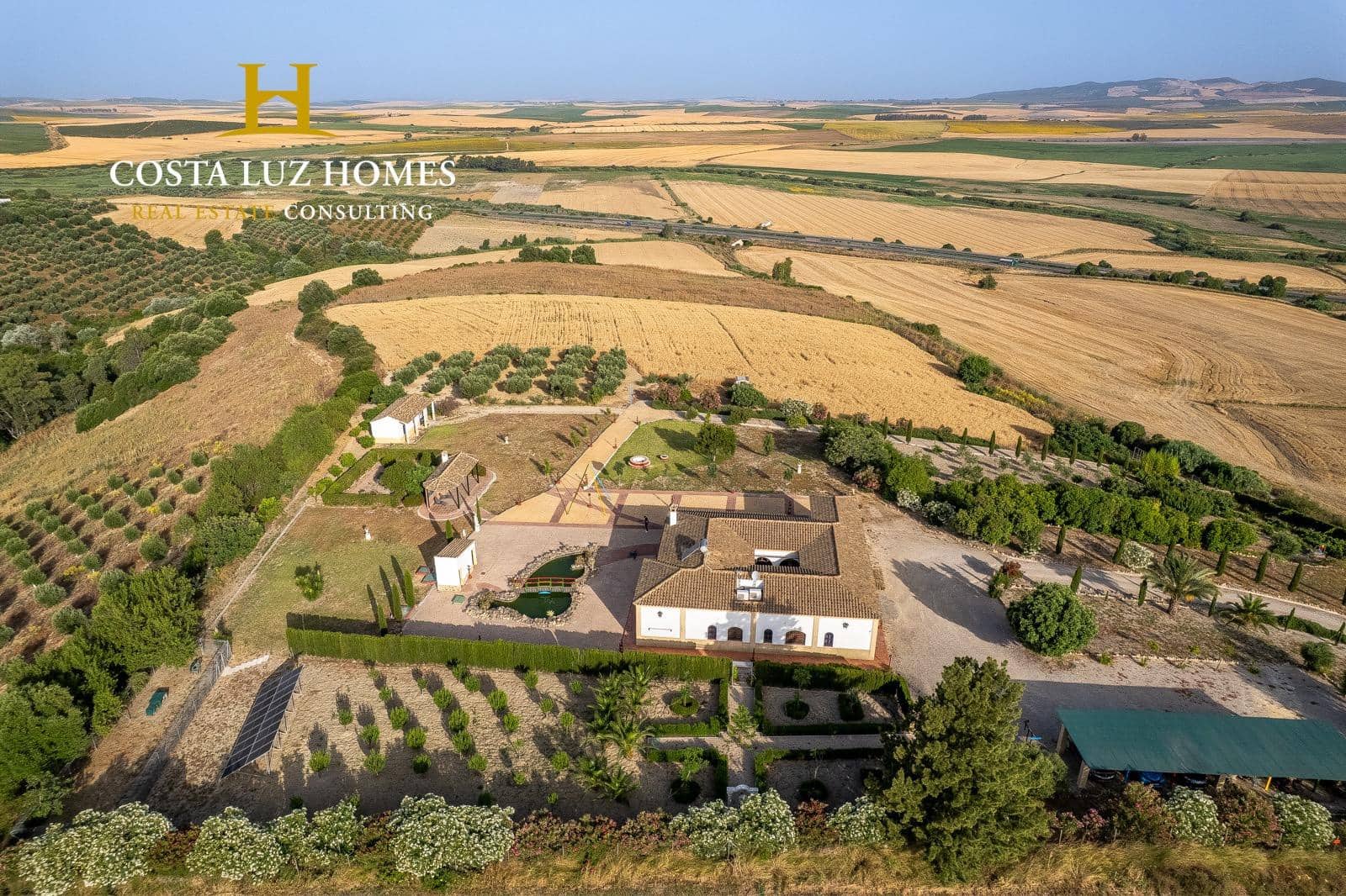 4 bedroom Finca/Country House for sale in Arcos de la Frontera with pool - € 600,000 (Ref: 9078055)