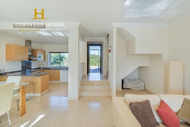 2 bedroom Terraced Villa for sale in Arcos de la Frontera with pool - € 250,000 (Ref: 9330746)