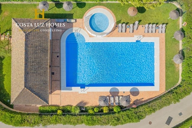 2 bedroom Terraced Villa for sale in Arcos de la Frontera with pool - € 250,000 (Ref: 9330746)