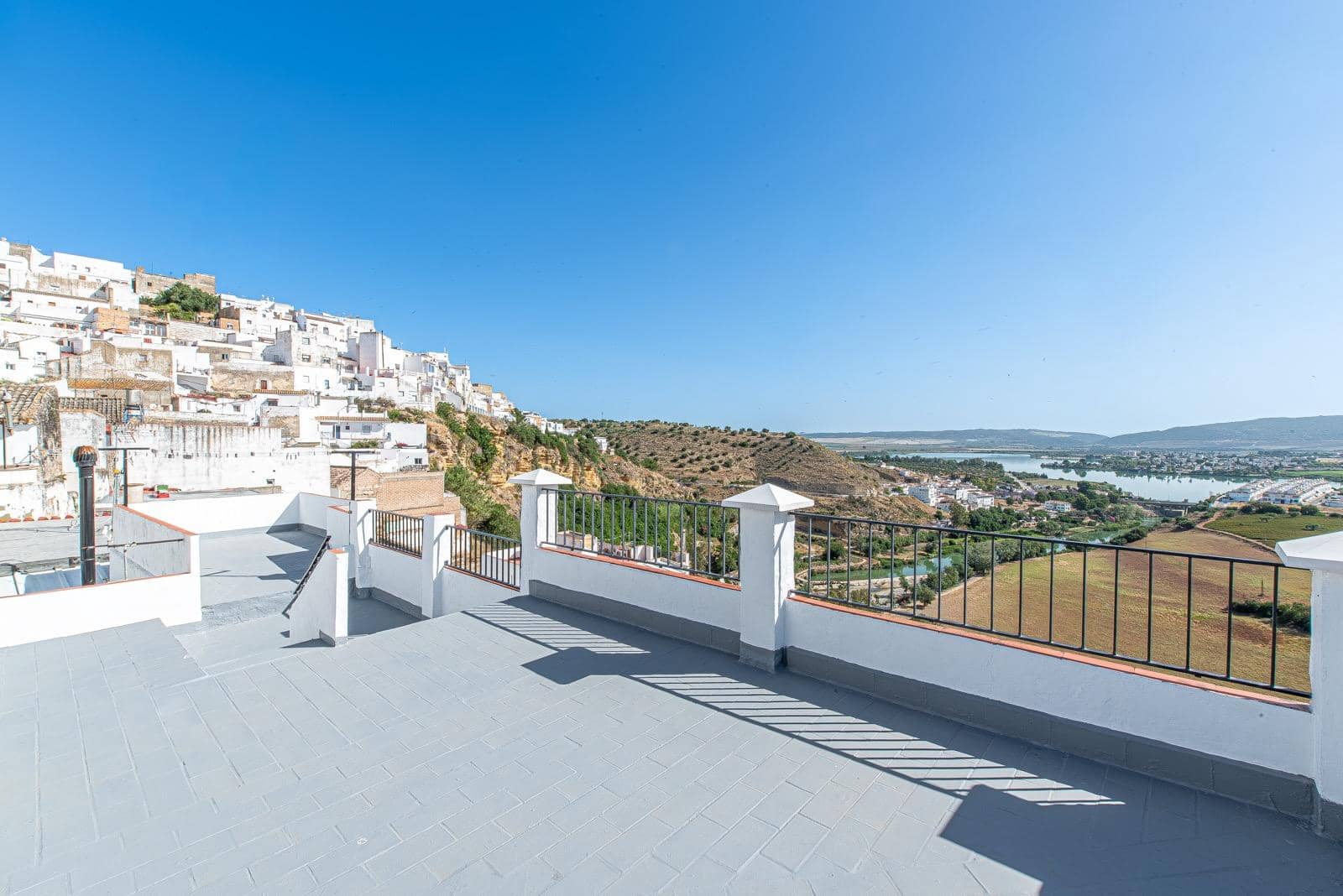5 soverom Hus til salgs i Arcos de la Frontera med garasje - € 185 000 (Ref: 9920531)