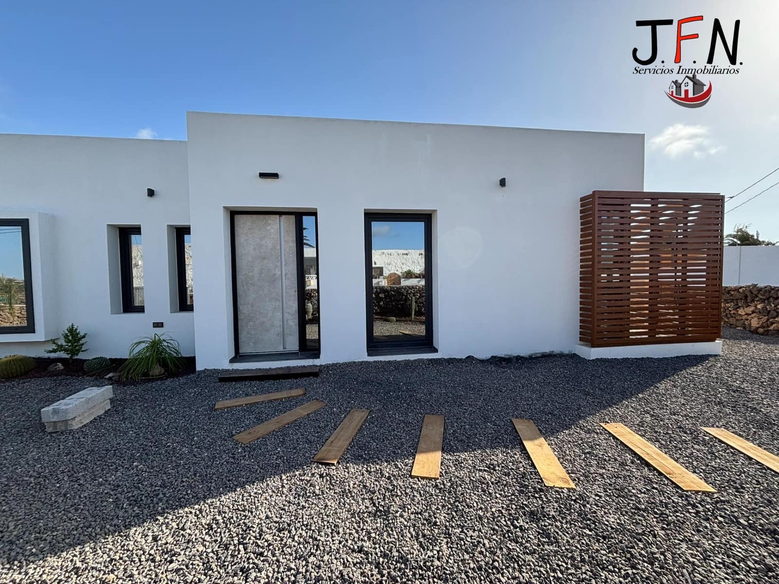3 slaapkamer Villa te koop in El Cotillo met zwembad - € 1.100.000 (Ref: 10043137)