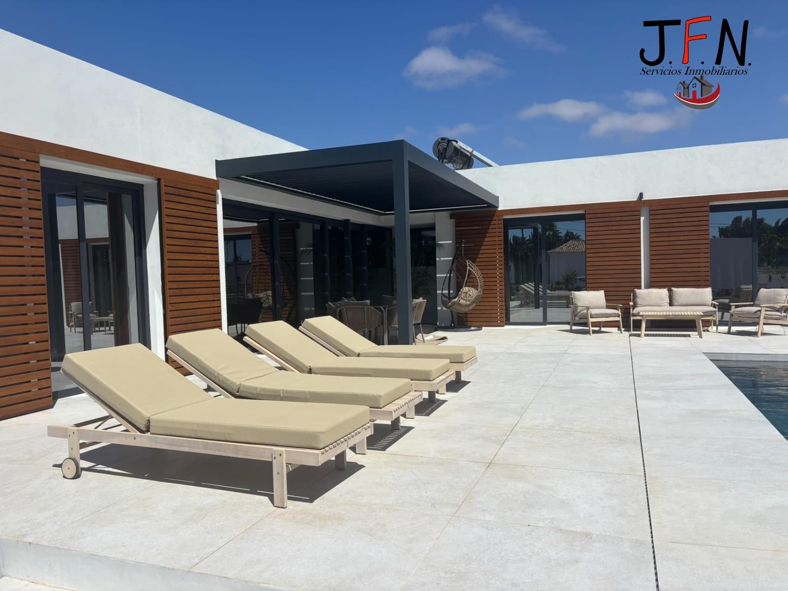 3 slaapkamer Villa te koop in El Cotillo met zwembad - € 1.100.000 (Ref: 10043137)