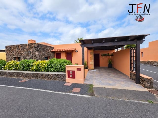 3 Zimmer Villa zu verkaufen in Corralejo, La Oliva mit Pool - 310.000 € (Ref: 10049425)