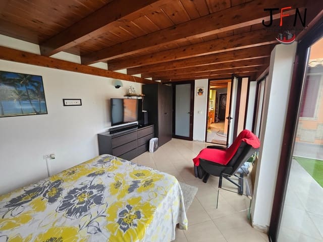 3 Zimmer Villa zu verkaufen in Corralejo, La Oliva mit Pool - 310.000 € (Ref: 10049425)