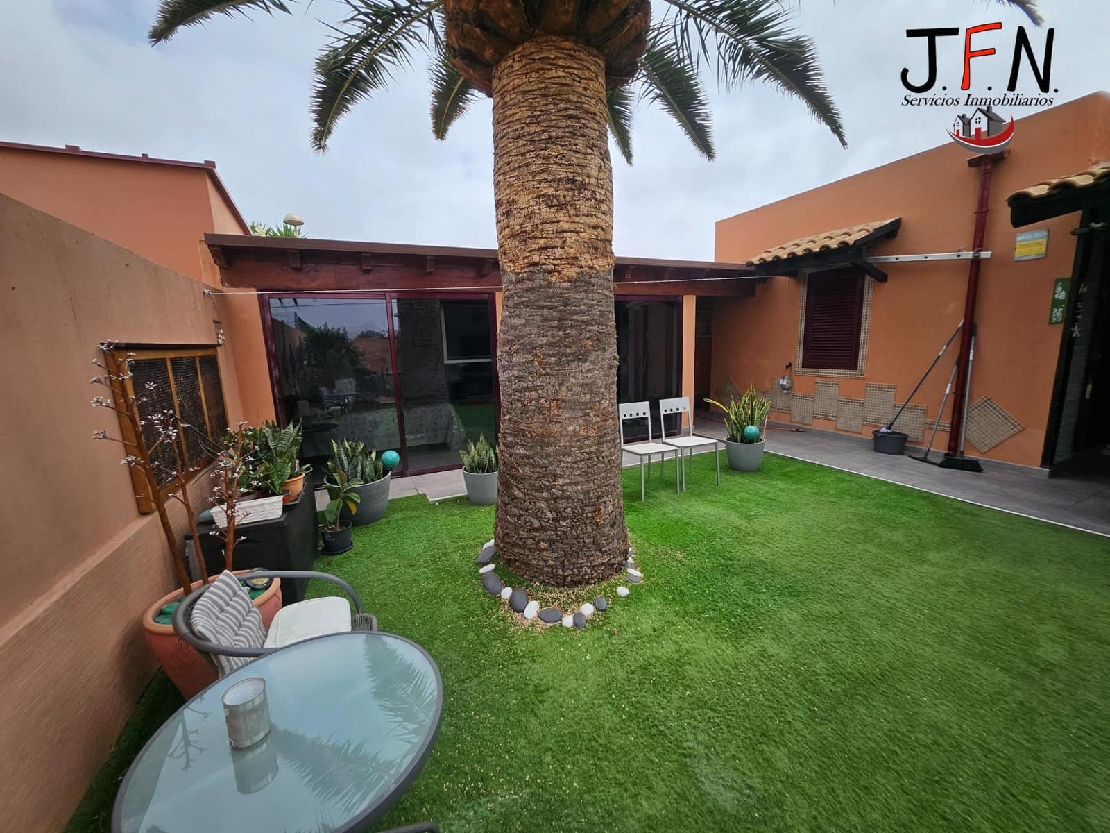 3 Zimmer Villa zu verkaufen in Corralejo mit Pool - 310.000 € (Ref: 10049425)