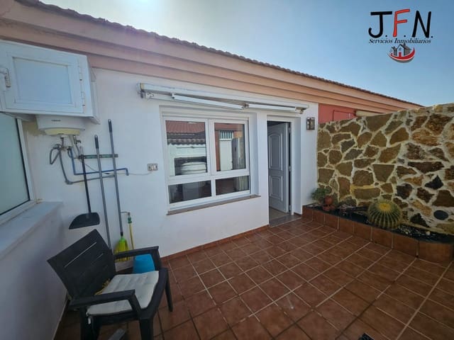 2 soveværelse Lejlighed til salg i El Matorral, Puerto del Rosario - € 185.400 (Ref: 10115952)