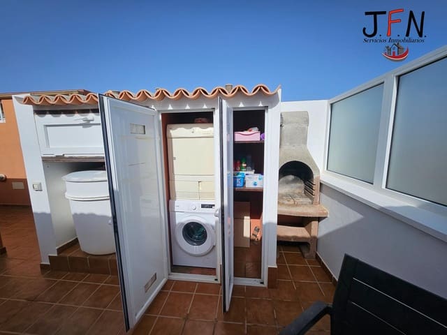 2 soveværelse Lejlighed til salg i El Matorral, Puerto del Rosario - € 185.400 (Ref: 10115952)
