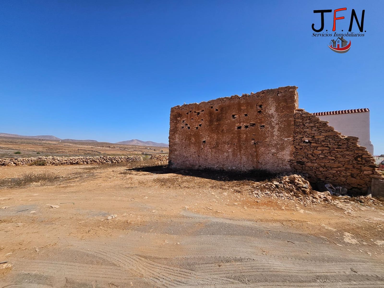 Building Plot for sale in Antigua - € 300,000 (Ref: 10129686)