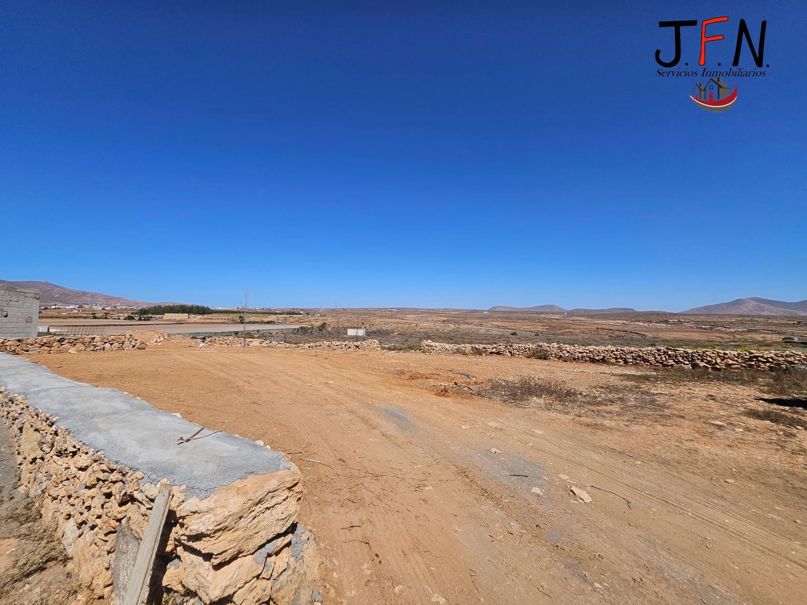Building Plot for sale in Antigua - € 300,000 (Ref: 10129686)