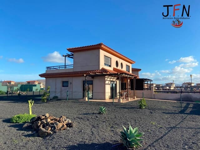 3 sypialnia Willa na sprzedaż w Lajares, La Oliva z basenem - 275 000 € (Ref: 10139828)