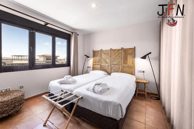 Piso de 3 habitaciones en Lajares, La Oliva en venta con piscina - 265.000 € (Ref: 10171842)