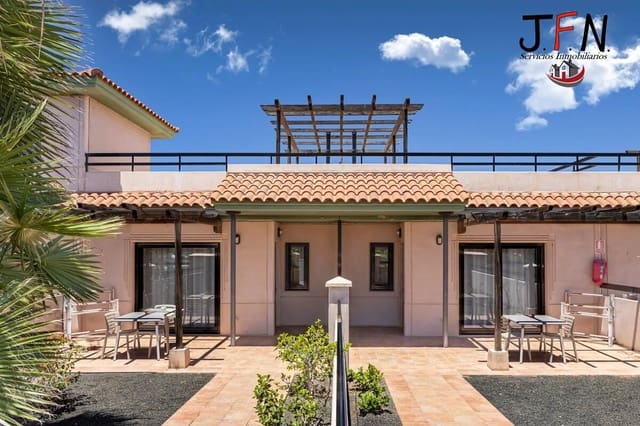 Piso de 3 habitaciones en Lajares, La Oliva en venta con piscina - 265.000 € (Ref: 10171842)