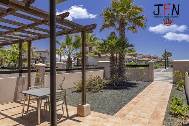 Piso de 3 habitaciones en Lajares, La Oliva en venta con piscina - 265.000 € (Ref: 10171842)