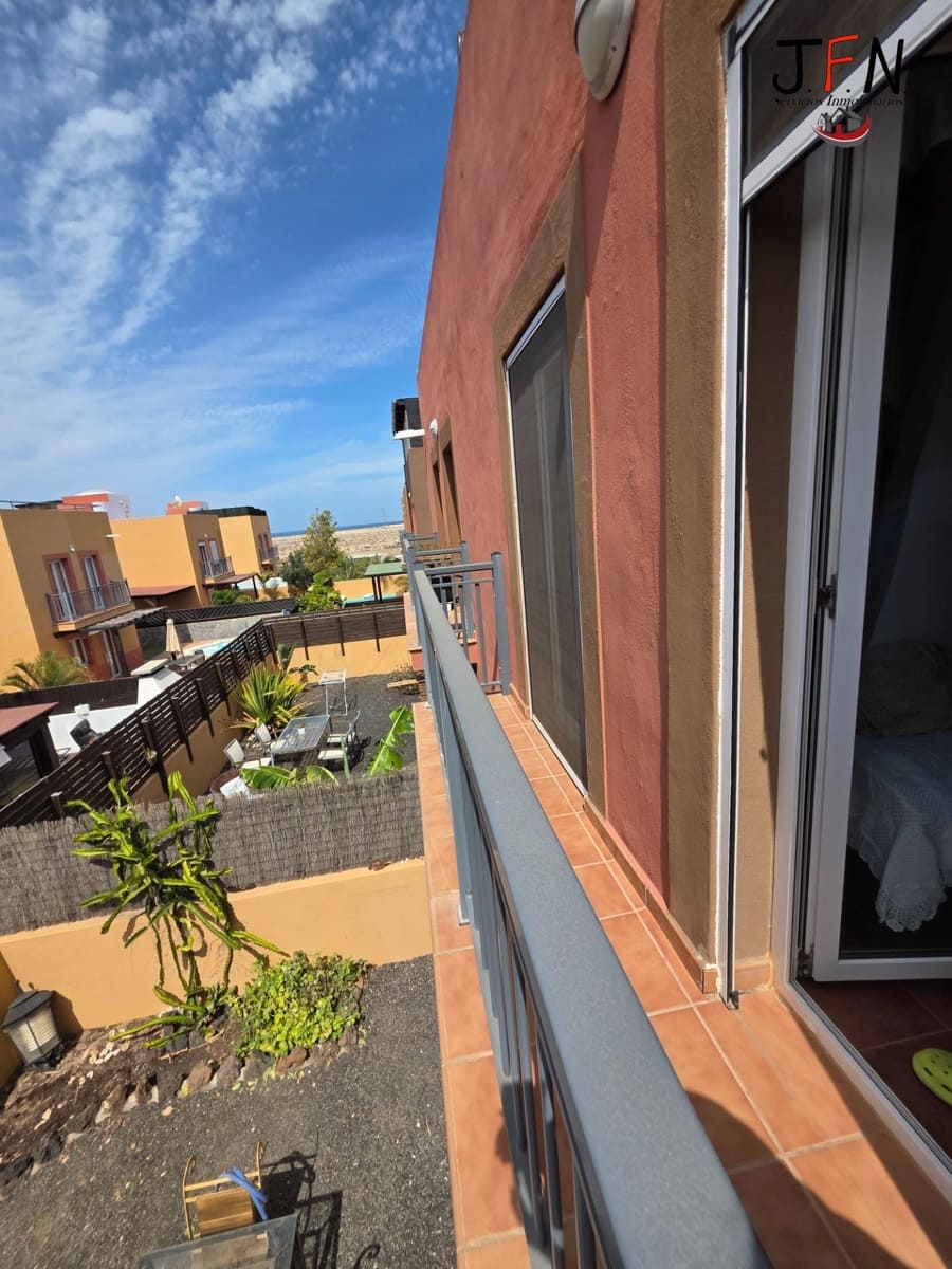 3 soverom Rekkehus til salgs i Corralejo med svømmebasseng - € 320 000 (Ref: 9062474)