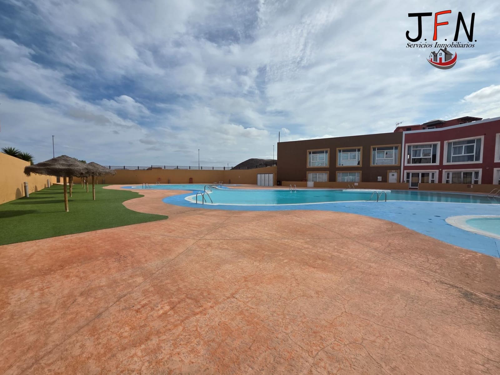 3 soverom Rekkehus til salgs i Corralejo med svømmebasseng - € 320 000 (Ref: 9062474)