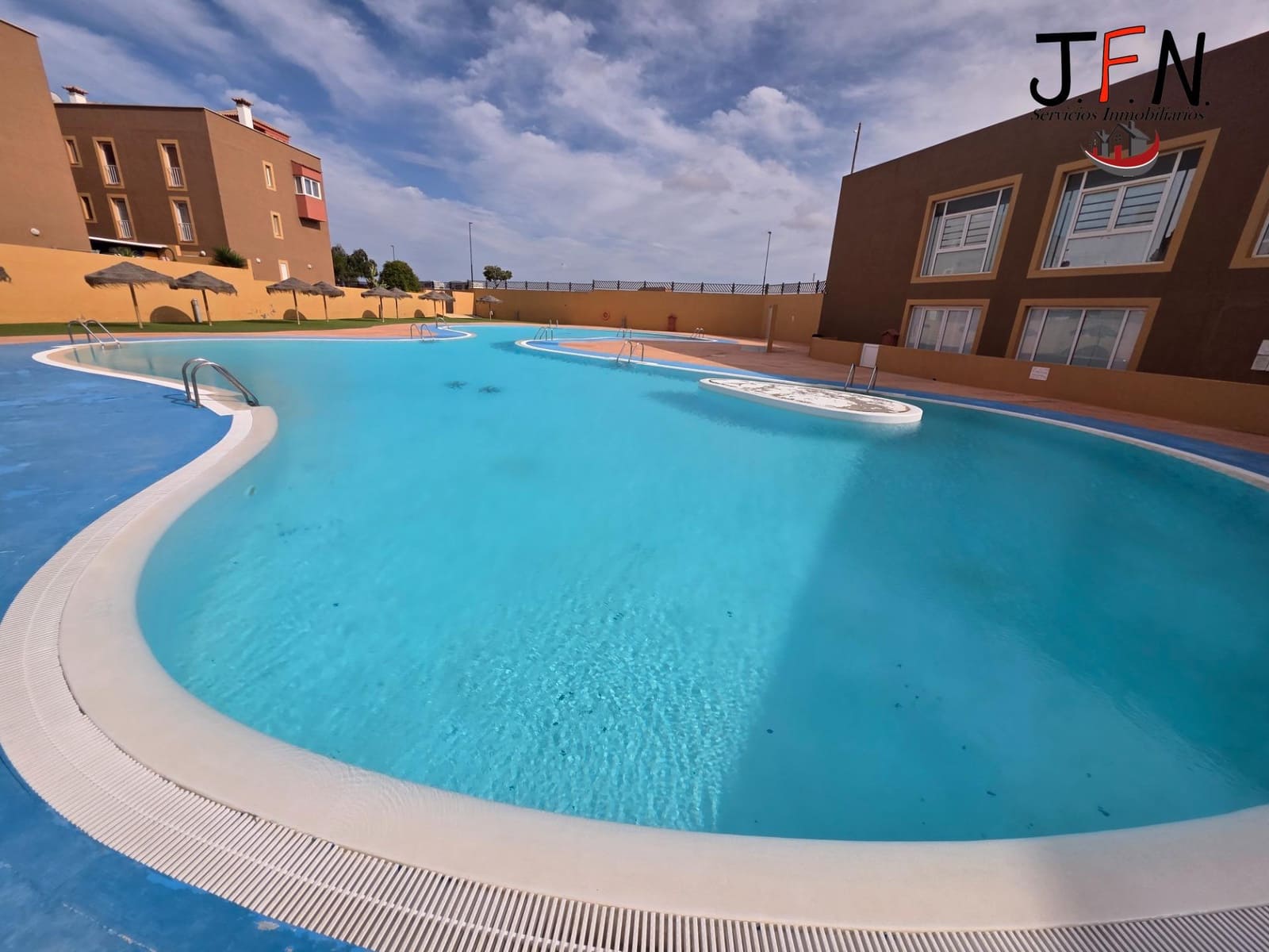 3 soverom Rekkehus til salgs i Corralejo med svømmebasseng - € 320 000 (Ref: 9062474)