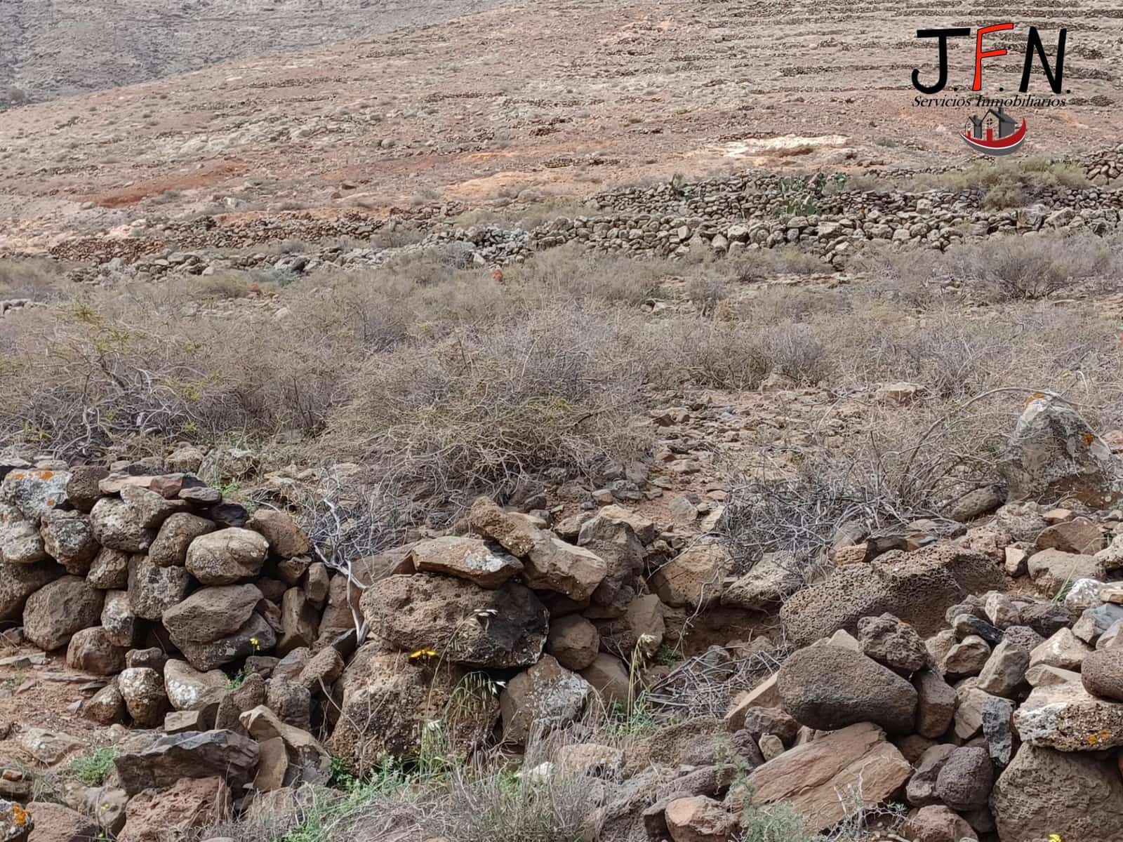 Ubebygd land til salgs i La Oliva - € 100 000 (Ref: 9062481)