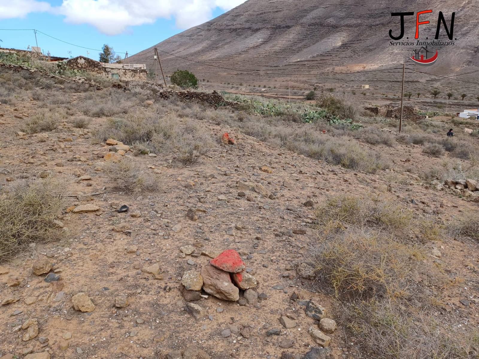 Ubebygd land til salgs i La Oliva - € 100 000 (Ref: 9062481)