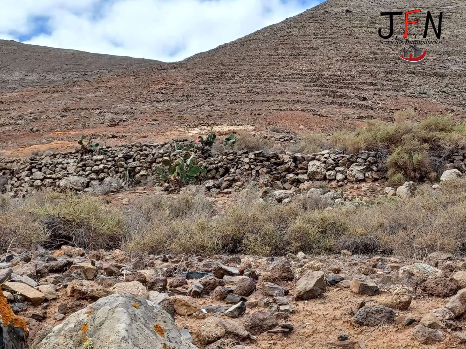 Ubebygd land til salgs i La Oliva - € 100 000 (Ref: 9062481)